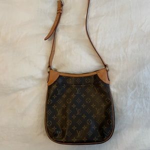 Louis Vuitton MONOGRAM CANVAS ODEON MM